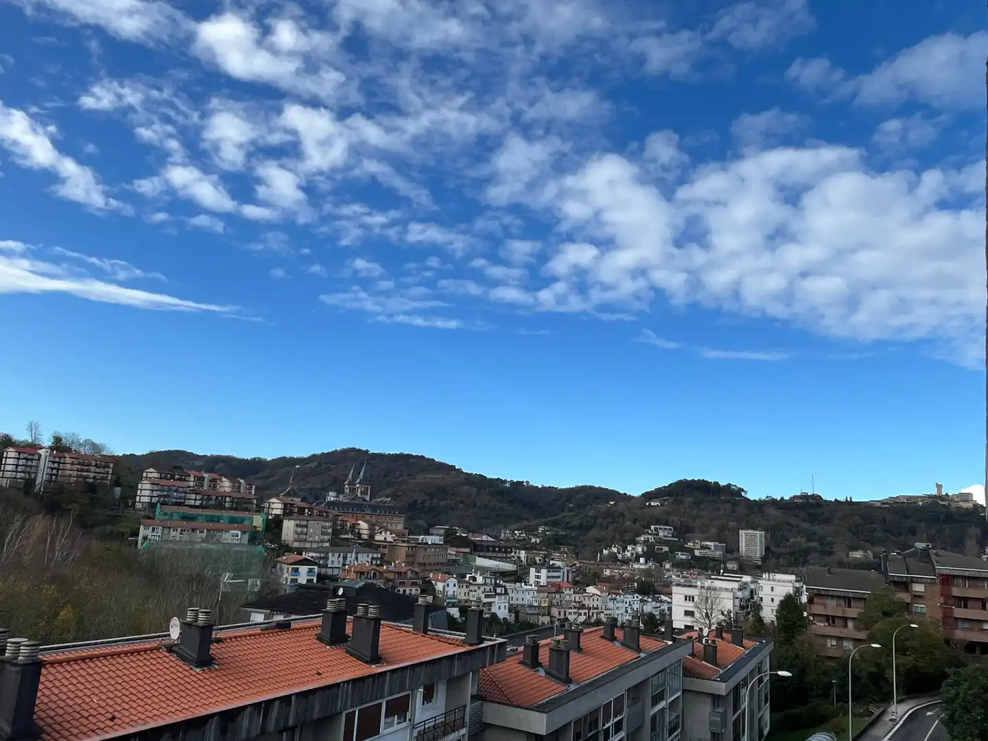 Vista exterior de Pis en venda en Donostia - San Sebastián  amb Calefacció, Terrassa i Moblat