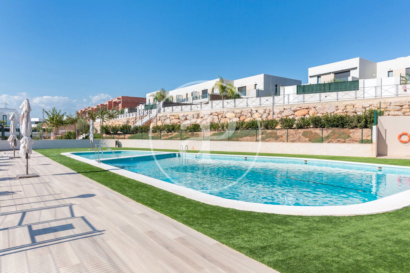 Piscina de Casa adosada en venda en Bétera amb Aire condicionat, Calefacció i Jardí privat
