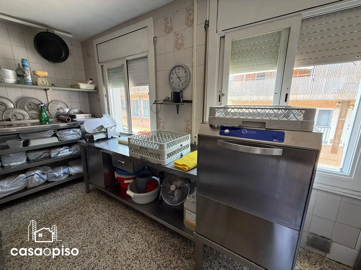 Cocina de Casa adosada en venta en Terrassa con Aire acondicionado, Calefacción y Trastero