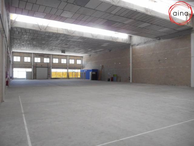 Nave industrial en Alquiler en Aizoáin