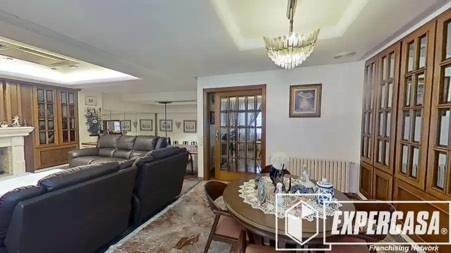 Menjador de Casa o xalet en venda en Burjassot amb Aire condicionat, Calefacció i Terrassa