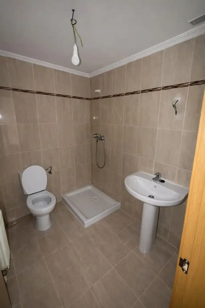 Bathroom of Flat for sale in Castellanos de Moriscos  with Heating