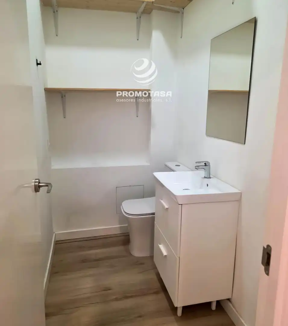 Bathroom of Commercial properties for rent in Villaviciosa de Odón  with Parquet flooring and Internet