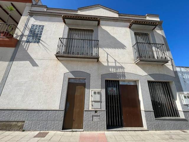 Edificio en Venta en Calle Badajoz en Valdelacalzada