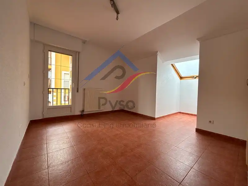 Sala d'estar de Àtic en venda en Ruiloba amb Calefacció, Jardí privat i Balcó