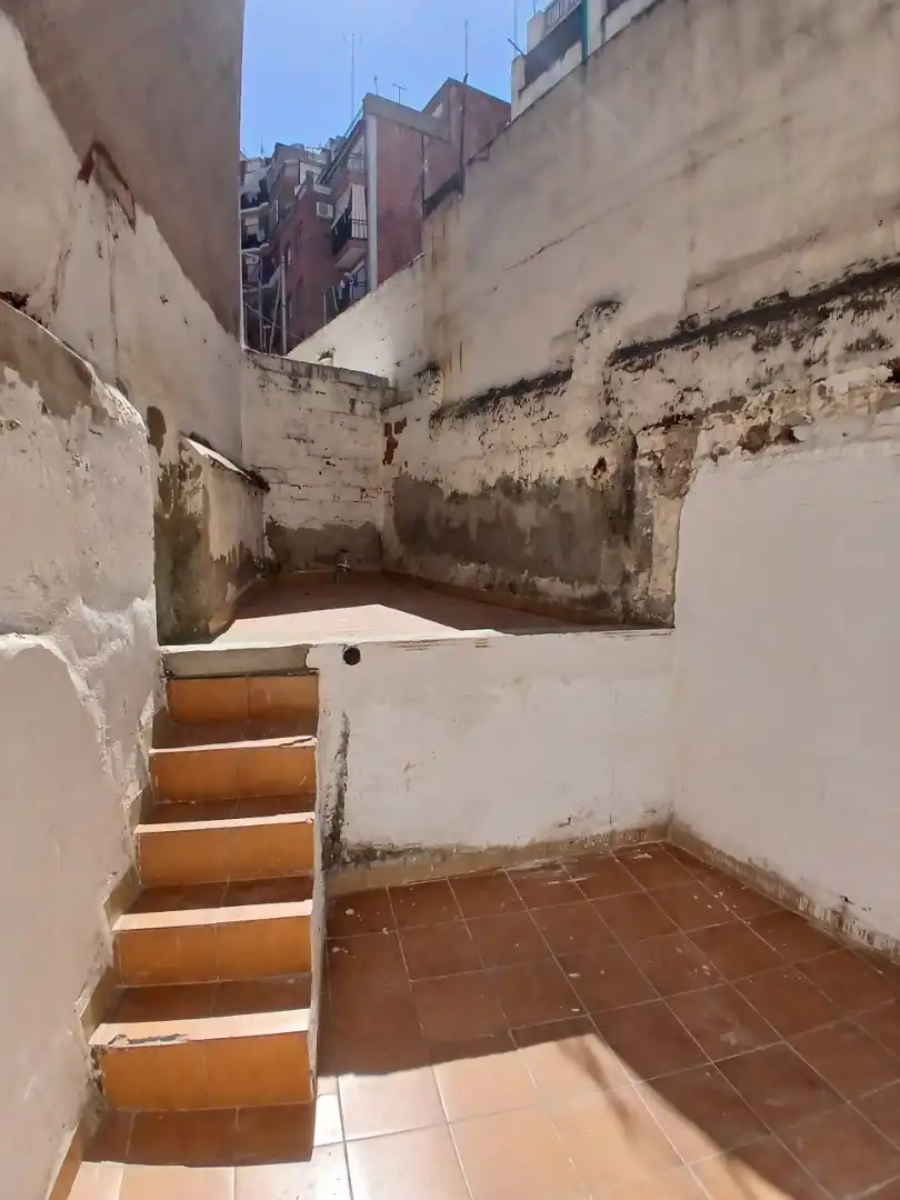 Erdgeschoss zum Verkauf in Barcelona