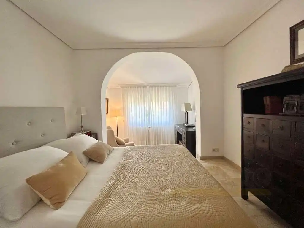 Dormitori de Casa o xalet en venda en Galapagar amb Aire condicionat, Jardí privat i Piscina