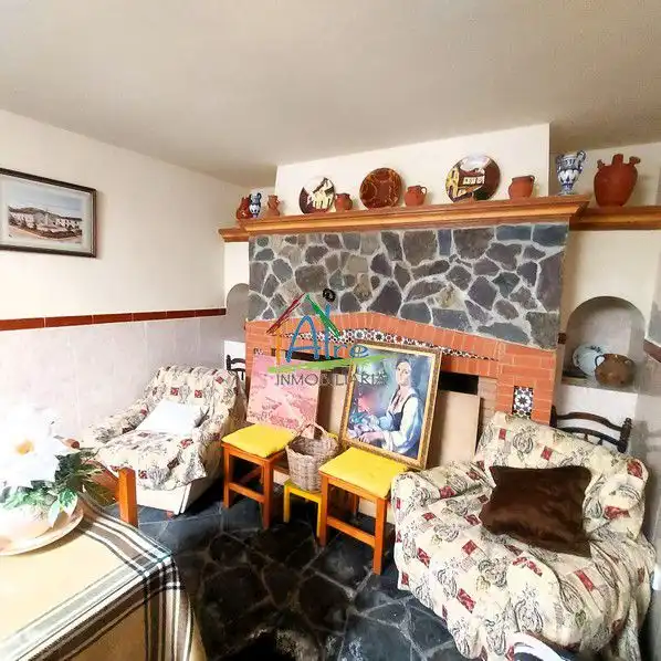 Casa adosada en venta en Cala con Terraza, Trastero y Amueblado