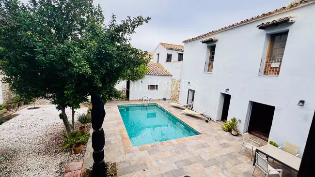 Vista exterior de Finca rústica en venta en Úbeda con Jardín privado, Terraza y Piscina