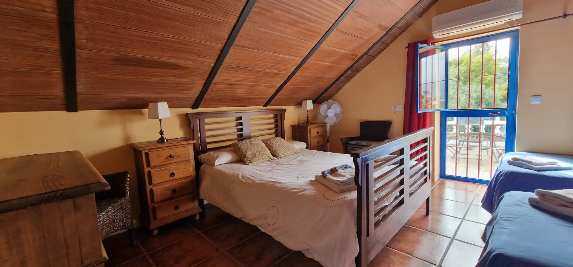 Habitación de Finca rústica en venta en Alhaurín El Grande con Aire acondicionado, Calefacción y Jardín privado