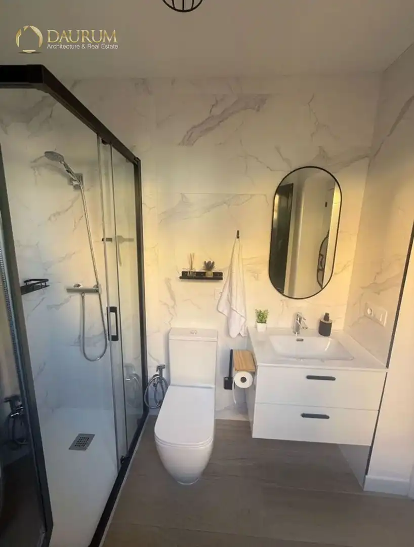 Baño de Apartamento en venta en Sevilla con Aire acondicionado, Calefacción y Amueblado