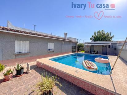 Piscina de Casa o xalet en venda en Castellón de la Plana / Castelló de la Plana amb Aire condicionat, Calefacció i Jardí privat