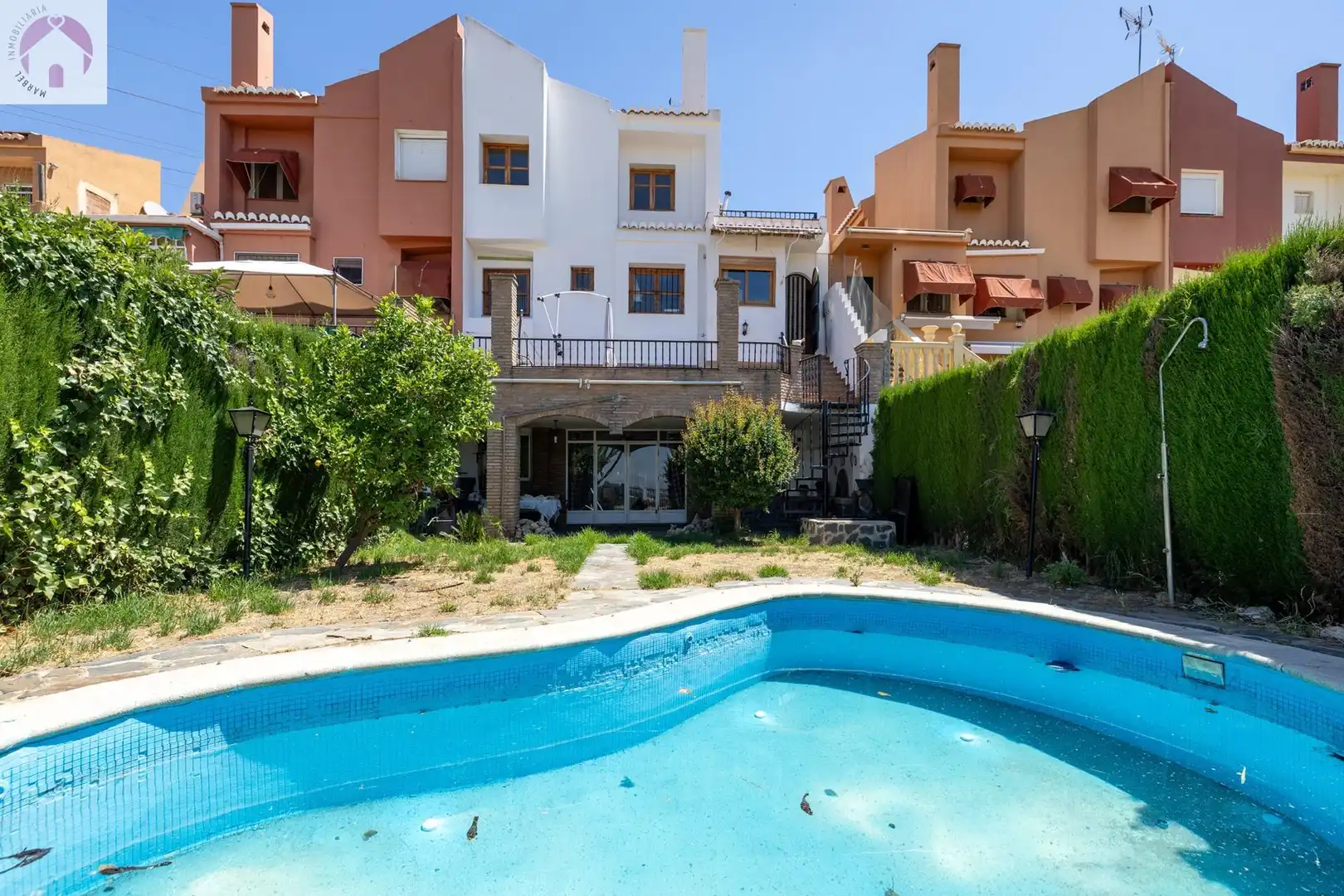 Piscina de Casa adosada en venda en Granada amb Calefacció, Jardí privat i Terrassa
