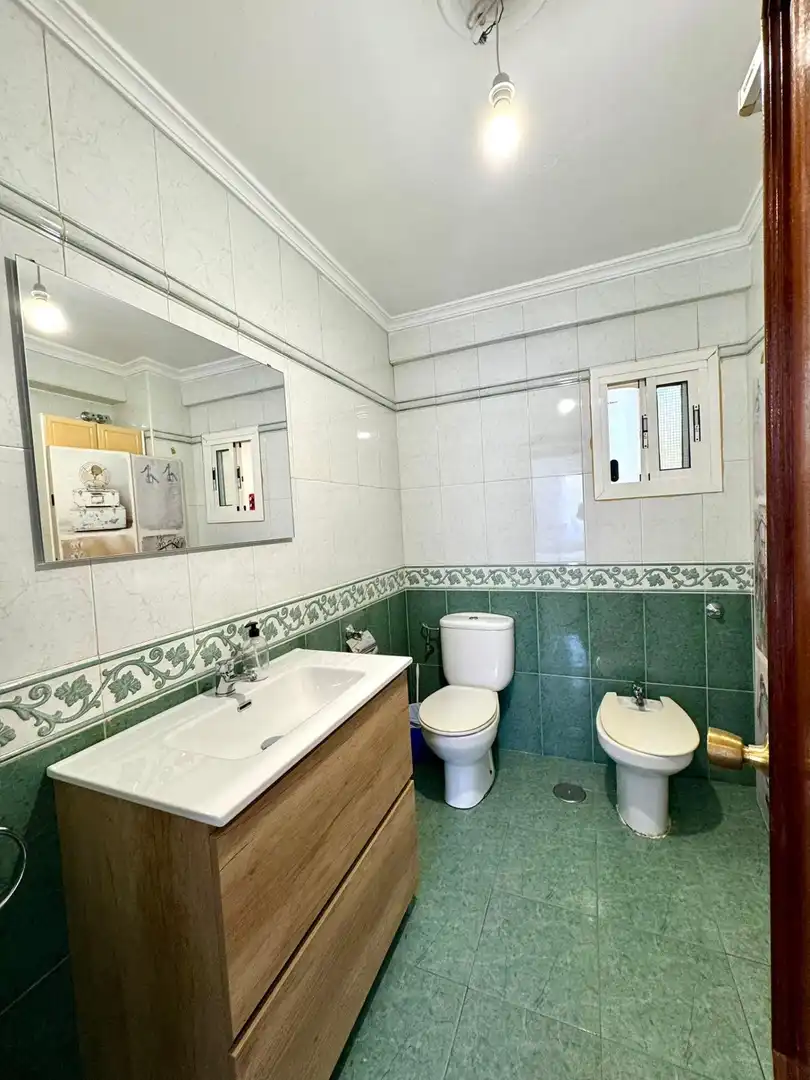 Baño de Piso en venta en Málaga con Terraza y Balcón