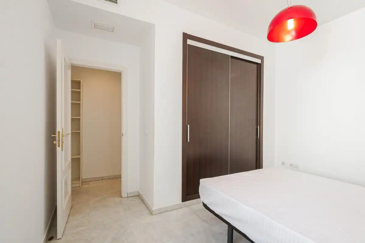 Bedroom of Flat for rent in Sevilla  with Air Conditioner, Heating and Furnished
