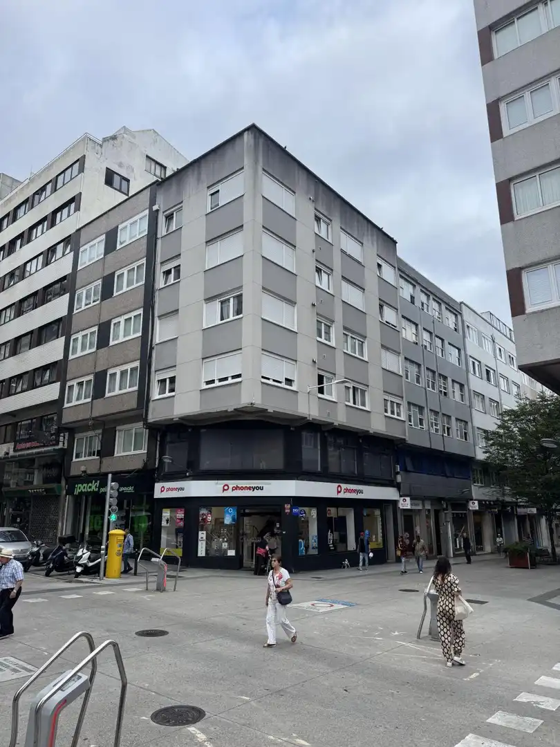 Vista exterior de Edificio en venta en A Coruña Capital 