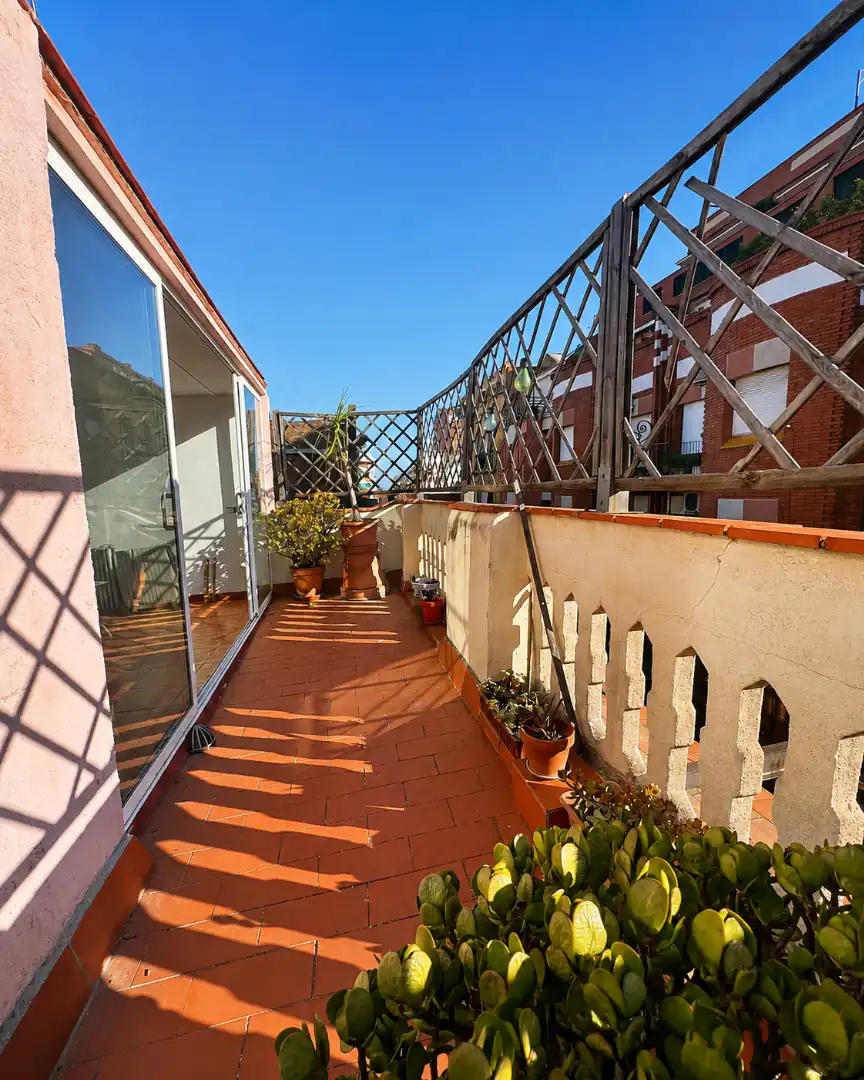 Appartamento con terrazza in vendita a Carrer de Ventalló 24, imagen 2
