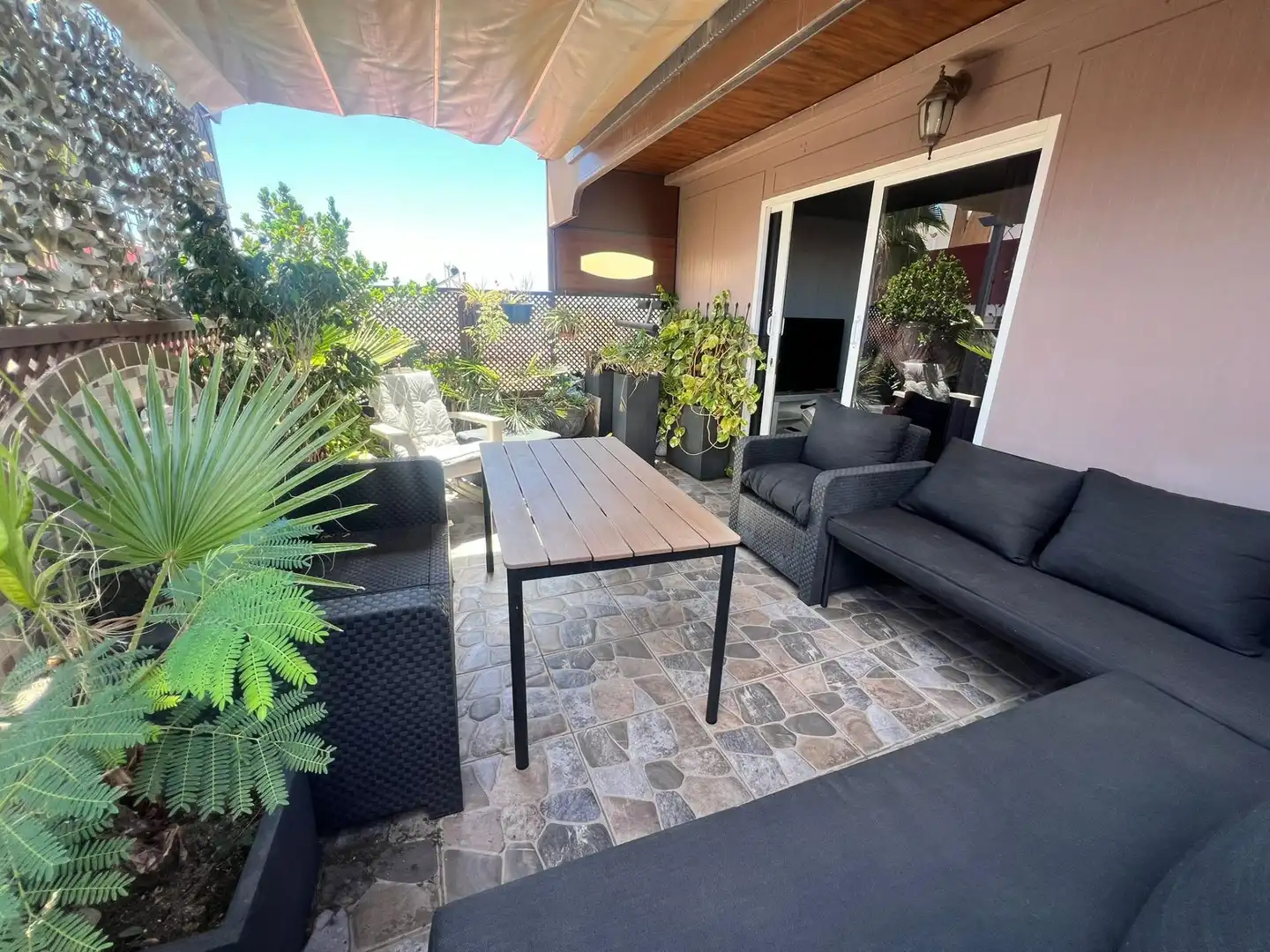 Terrasse von Einfamilien-Reihenhaus zum Verkauf in San Bartolomé de Tirajana mit Klimaanlage, Terrasse und Abstellraum