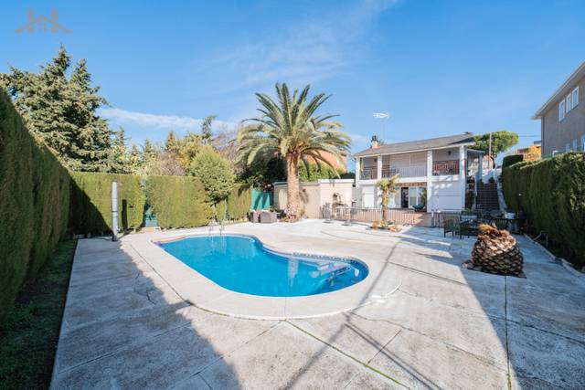 Casa-chalet en Venta en Calypo Fado