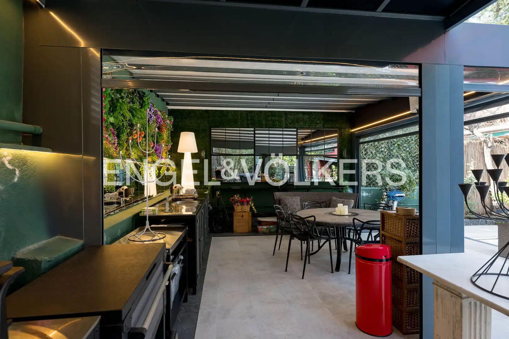 Kitchen of Houses for sale in Madrid  with Air Conditioner, Heating and Private garden