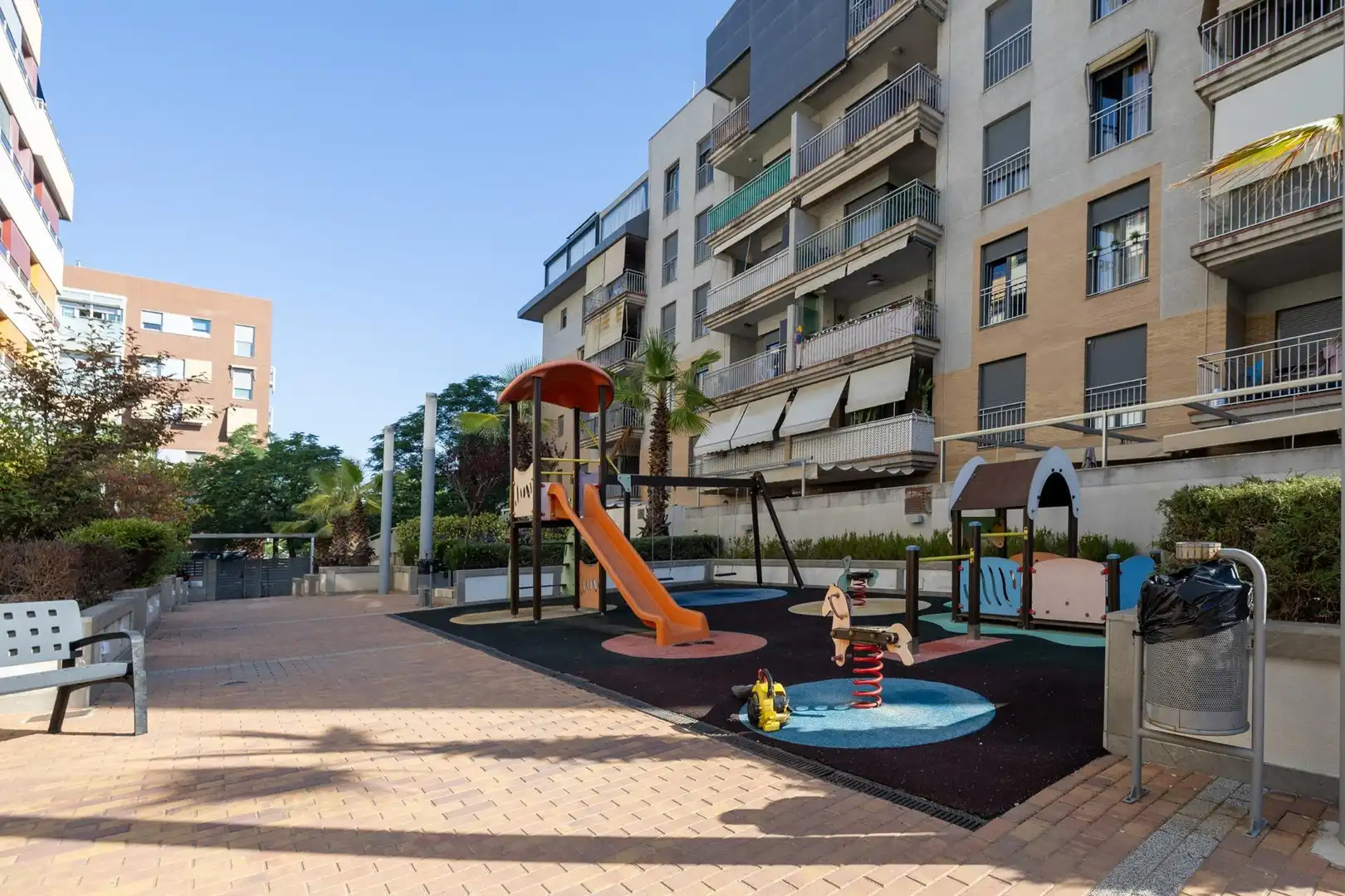 Terrassa de Apartament en venda en Granada amb Aire condicionat, Calefacció i Jardí privat