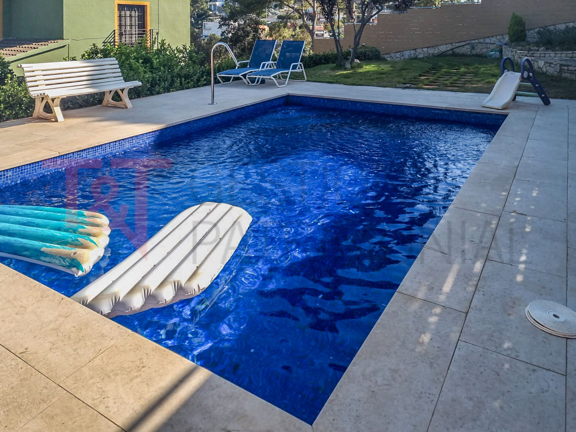 Swimming pool of House or chalet for sale in Santa Susanna  with Air Conditioner, Heating and Private garden
