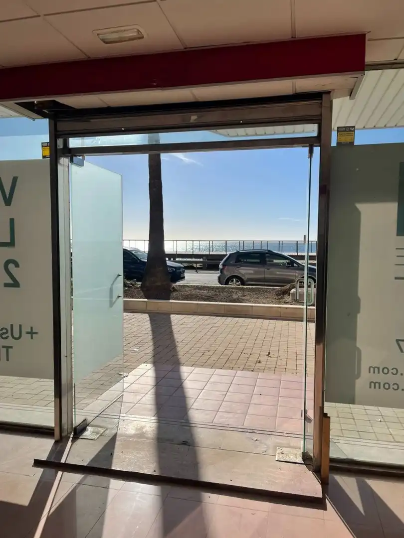 Local de alquiler en Cambrils con Terraza