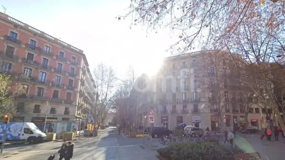 Flat with lift for sale in Comte Borrell, imagen 10