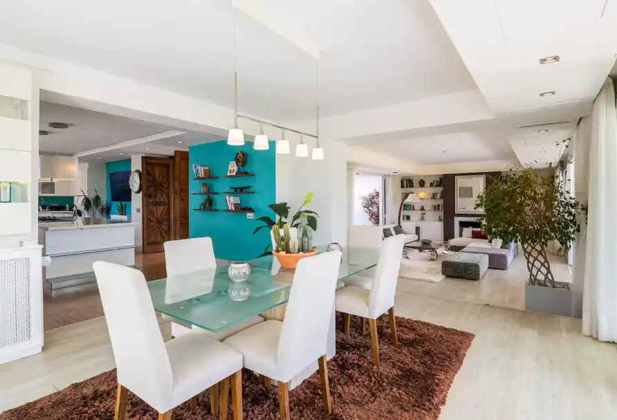 Menjador de Casa o xalet de lloguer en Marbella amb Aire condicionat, Jardí privat i Terrassa