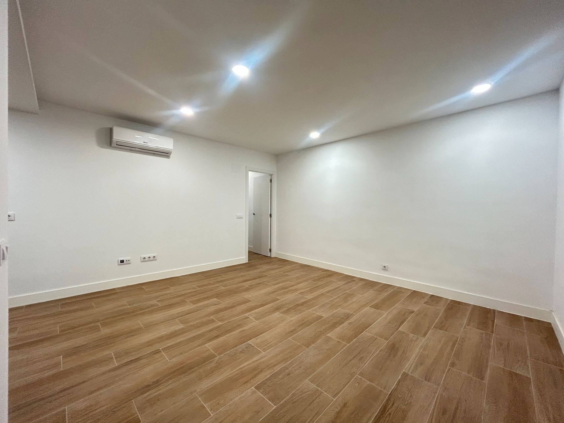 Flat to rent in  Madrid Capital  with Air Conditioner and Heating