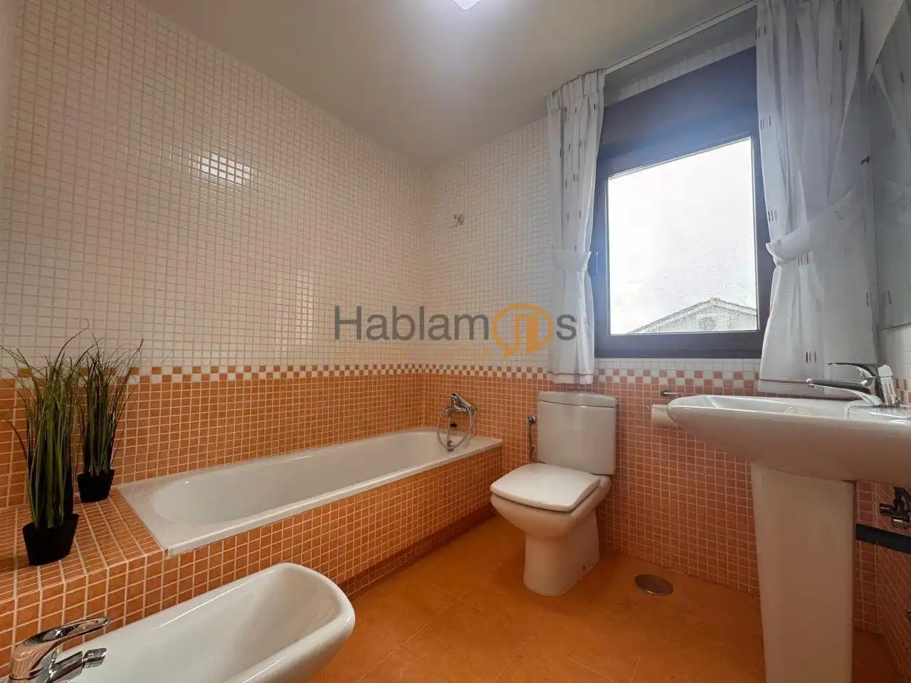 Baño de Casa o chalet en venta en Vilagarcía de Arousa con Calefacción, Jardín privado y Terraza