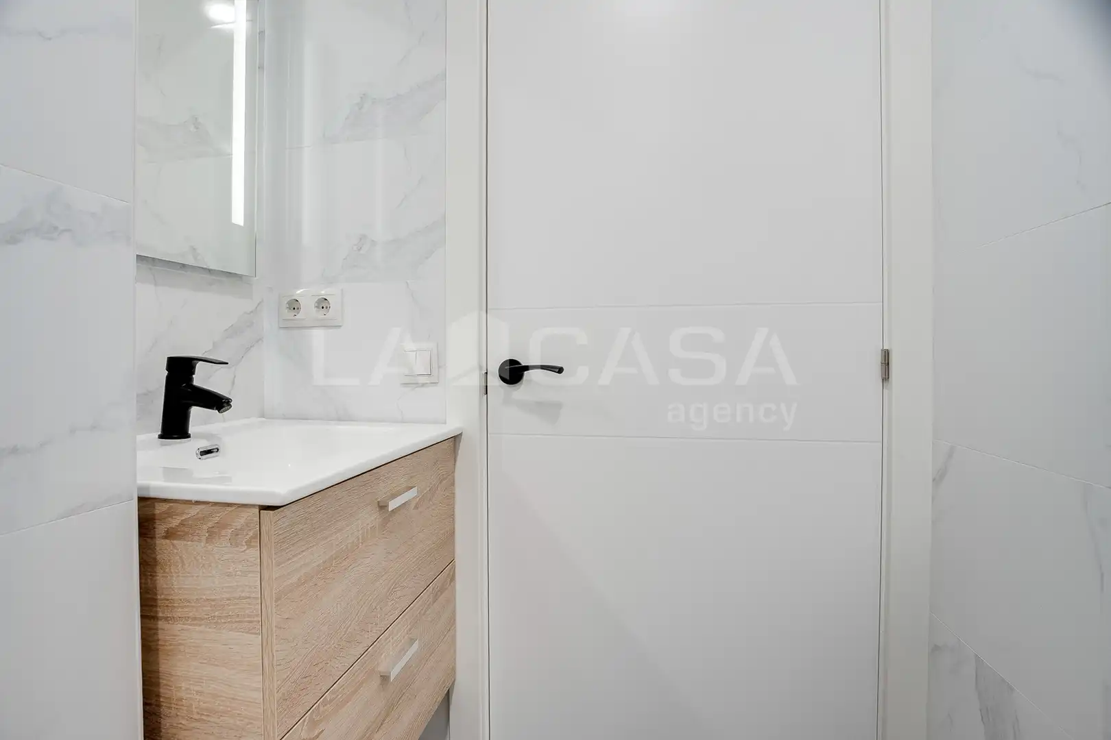 Badezimmer von Büro zum Verkauf in L'Hospitalet de Llobregat