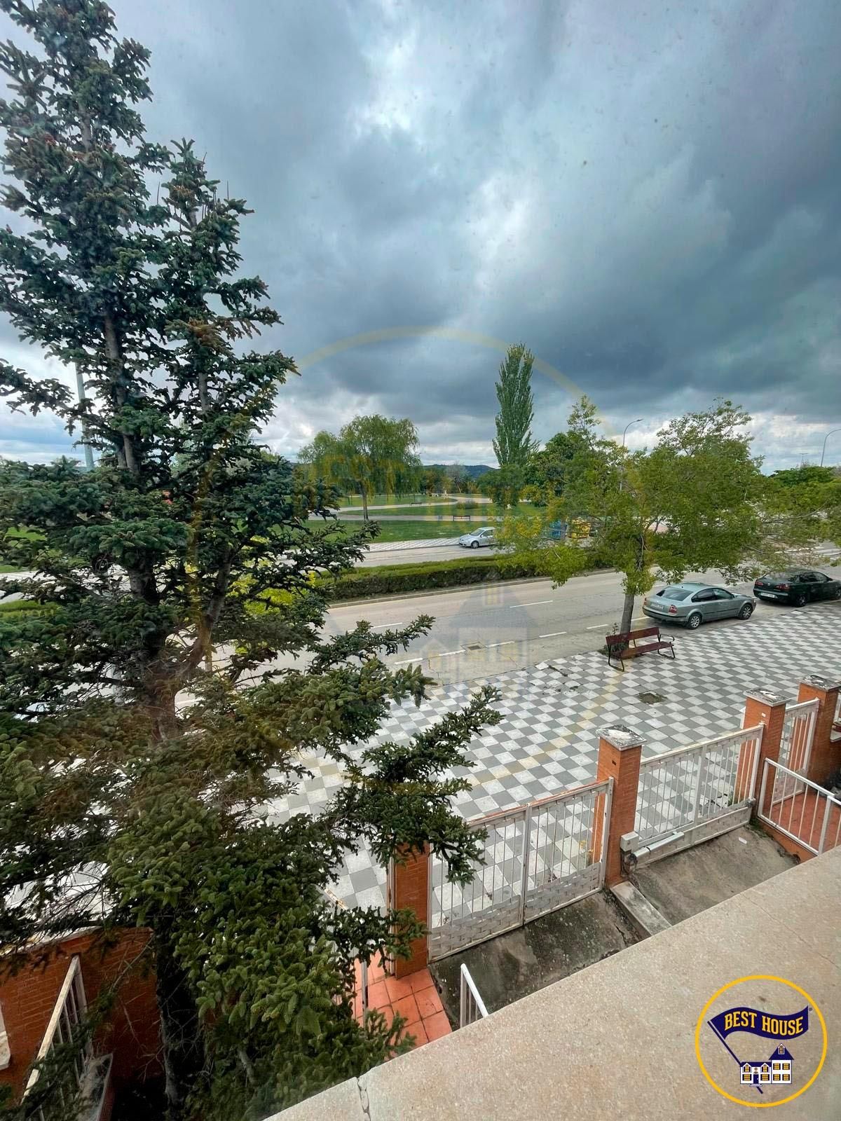 Vista exterior de Casa o xalet en venda en Cuenca Capital amb Calefacció, Terrassa i Traster