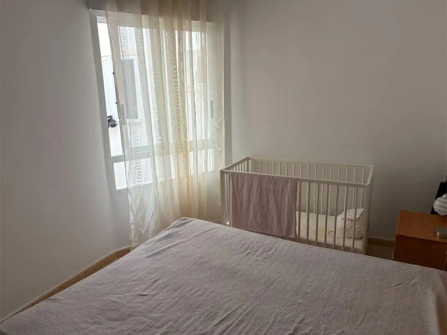 Dormitori de Apartament en venda en Torrevieja amb Aire condicionat i Balcó