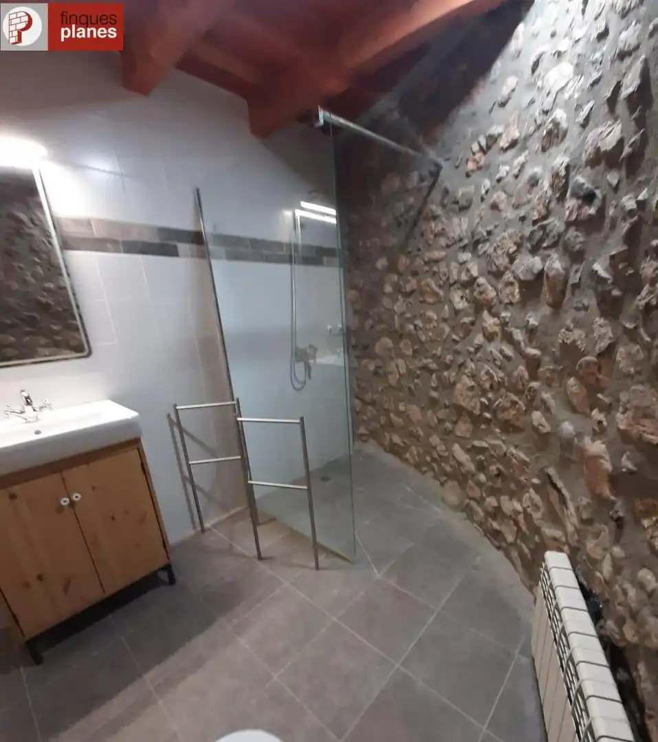 Baño de Casa o chalet en venta en Cabó con Calefacción y Jardín privado