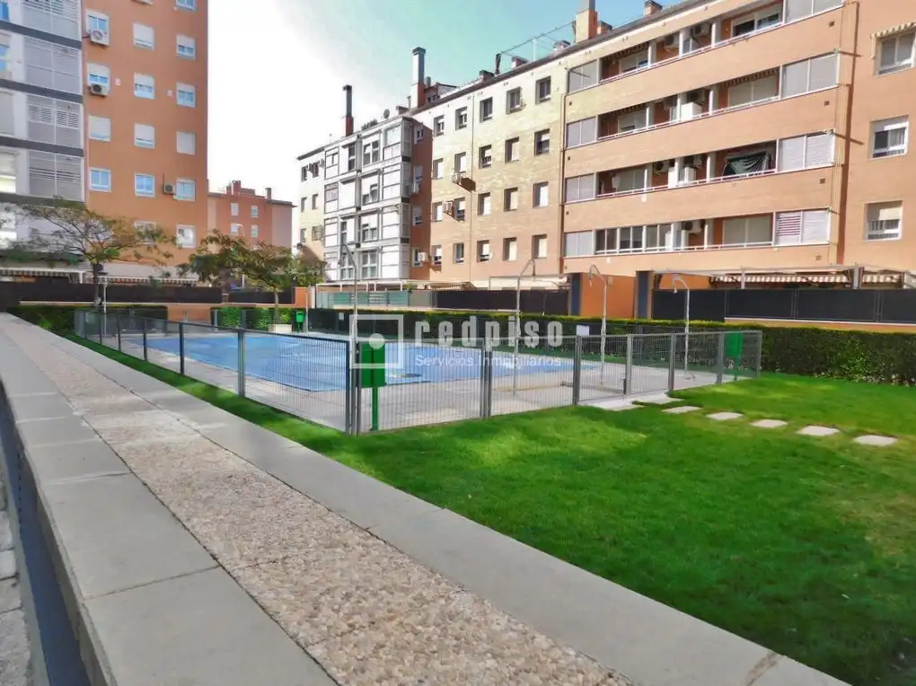 Exterior view of Flat for sale in Madrid  with Air Conditioner, Heating and Private garden