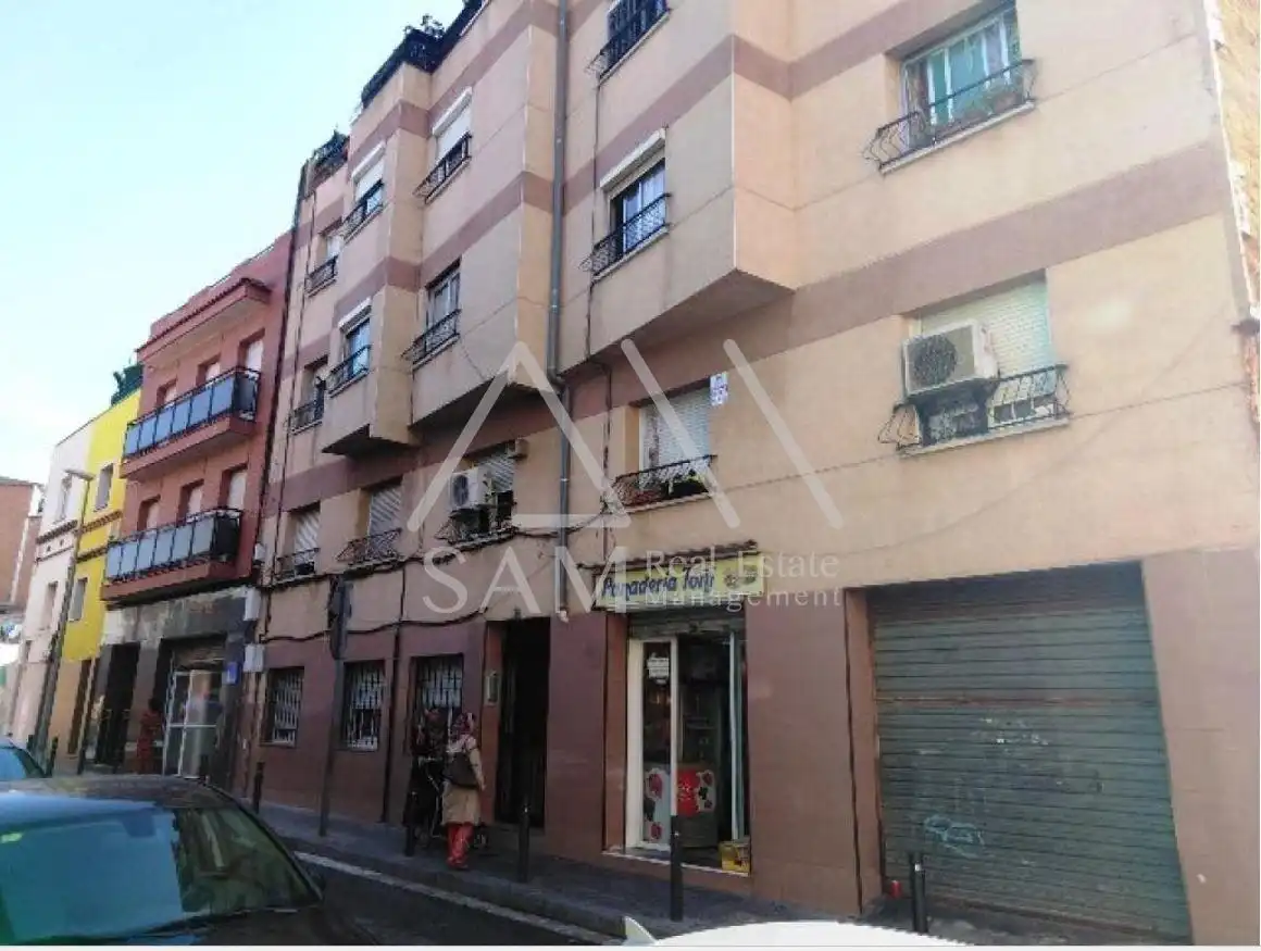 Vista exterior de Pis en venda en Santa Coloma de Gramenet