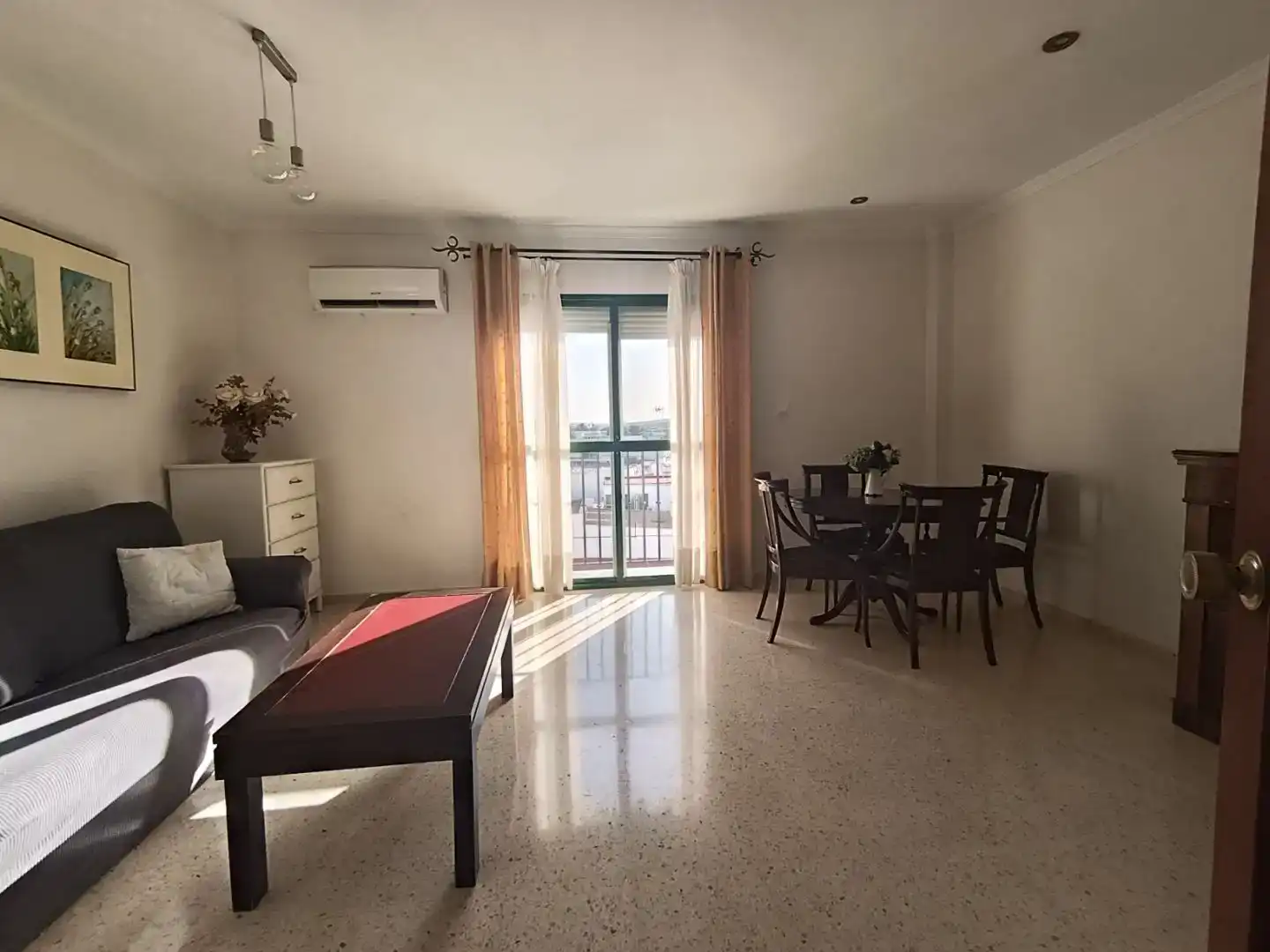 Sala d'estar de Pis en venda en Lebrija amb Aire condicionat i Balcó