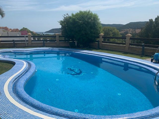 Piscina de Casa o xalet en venda en Algeciras amb Aire condicionat, Calefacció i Jardí privat