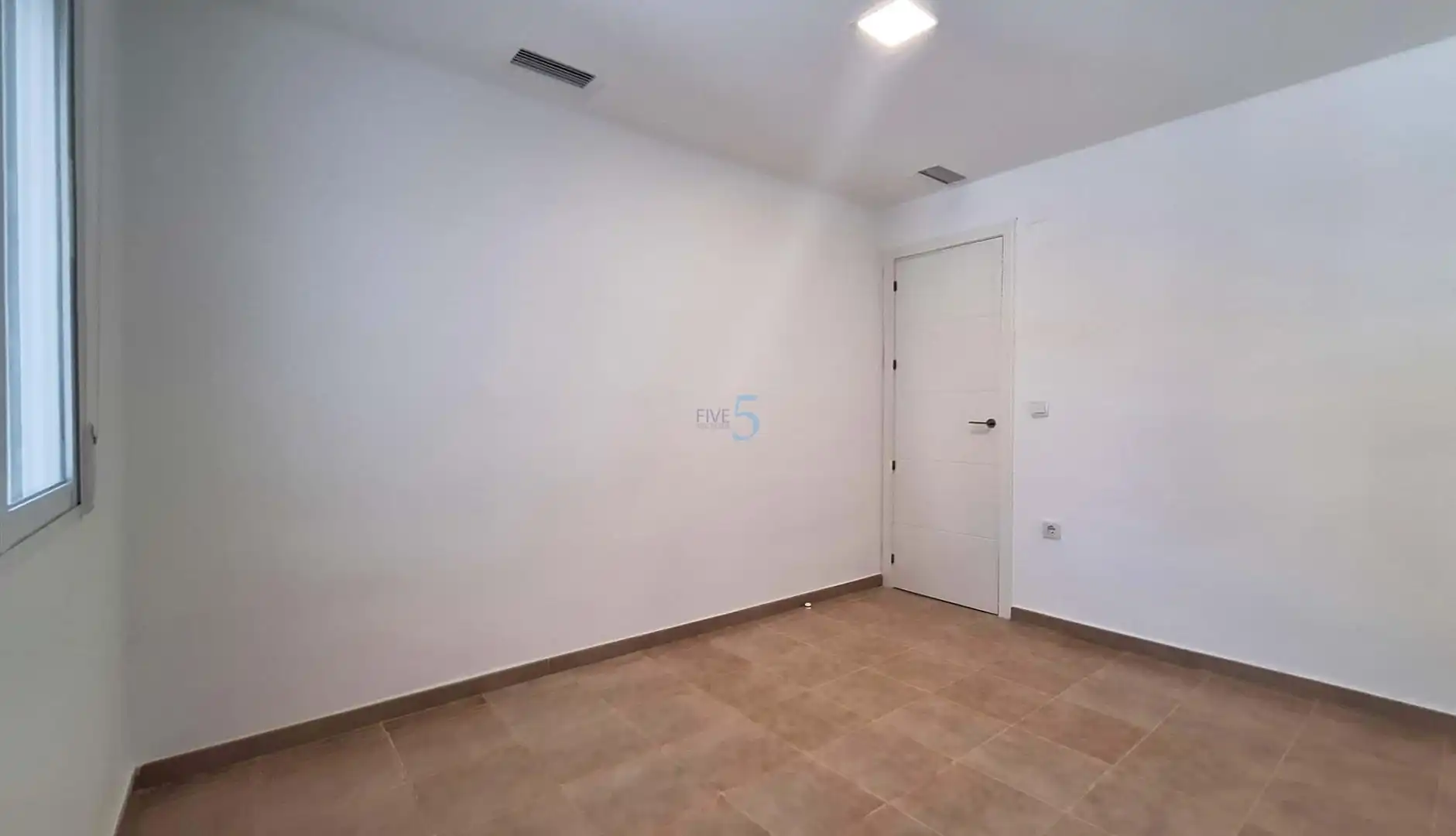 Bungalow with terrace for sale in Zona Carrefour - Urbanizaciones, imagen 13