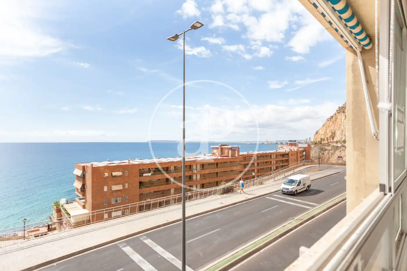 Vista exterior de Pis en venda en Alicante / Alacant amb Aire condicionat, Calefacció i Moblat