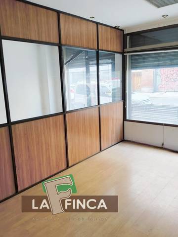 Local comercial en Venta en LLANO PONTE en Milán - Pumarín