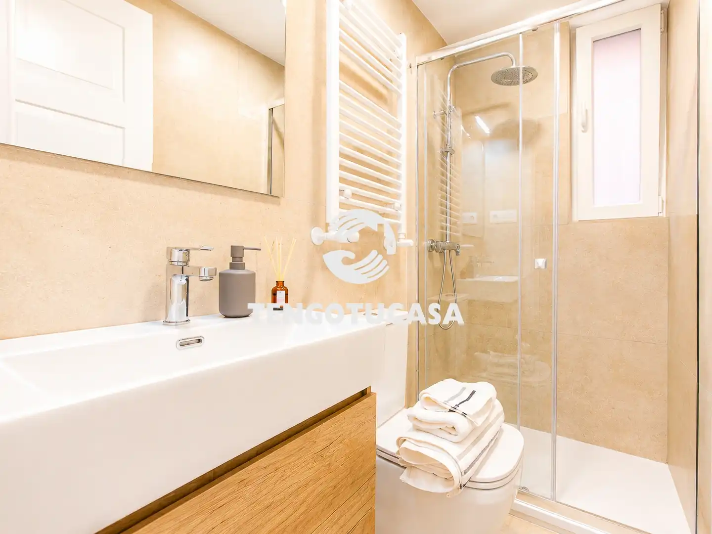 Bathroom of Flat for sale in Madrid  with Air Conditioner, Heating and Furnished