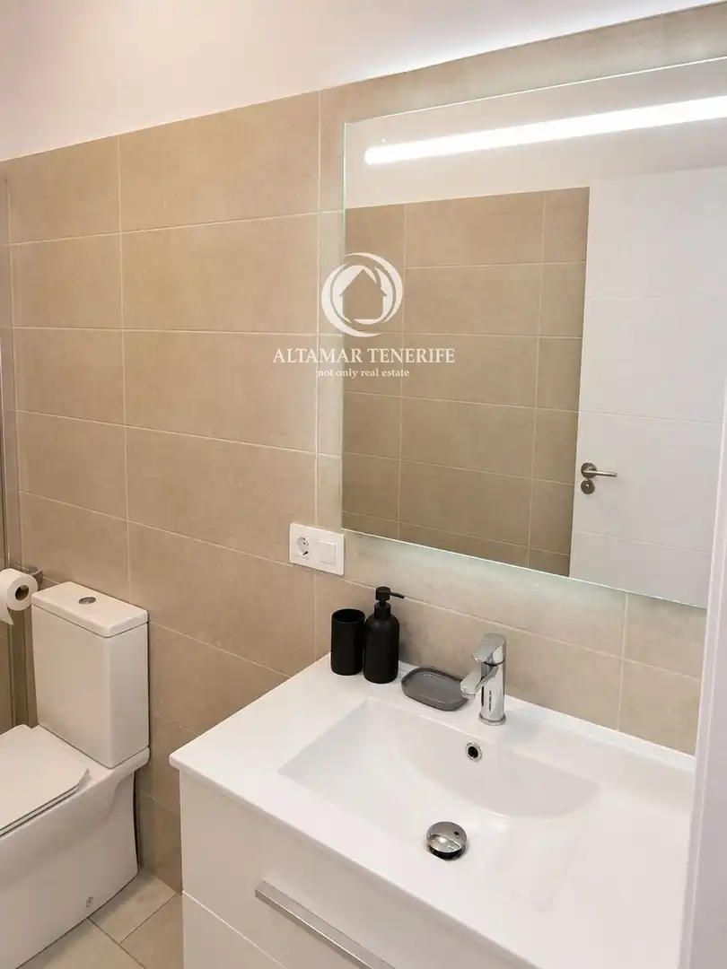 Baño de Apartamento en venta en Adeje con Piscina, Amueblado y Piscina comunitaria
