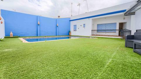 Foto 3 de Casa o xalet en venda a Carrión de los Céspedes, Sevilla