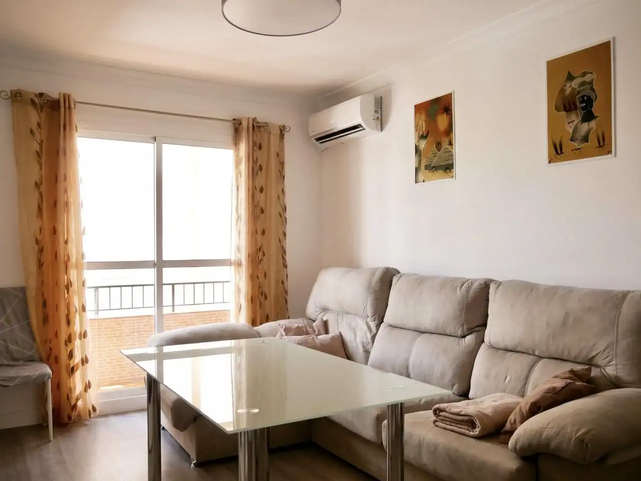 Living room of Flat for sale in La Rinconada  with Air Conditioner, Parquet flooring and Terrace