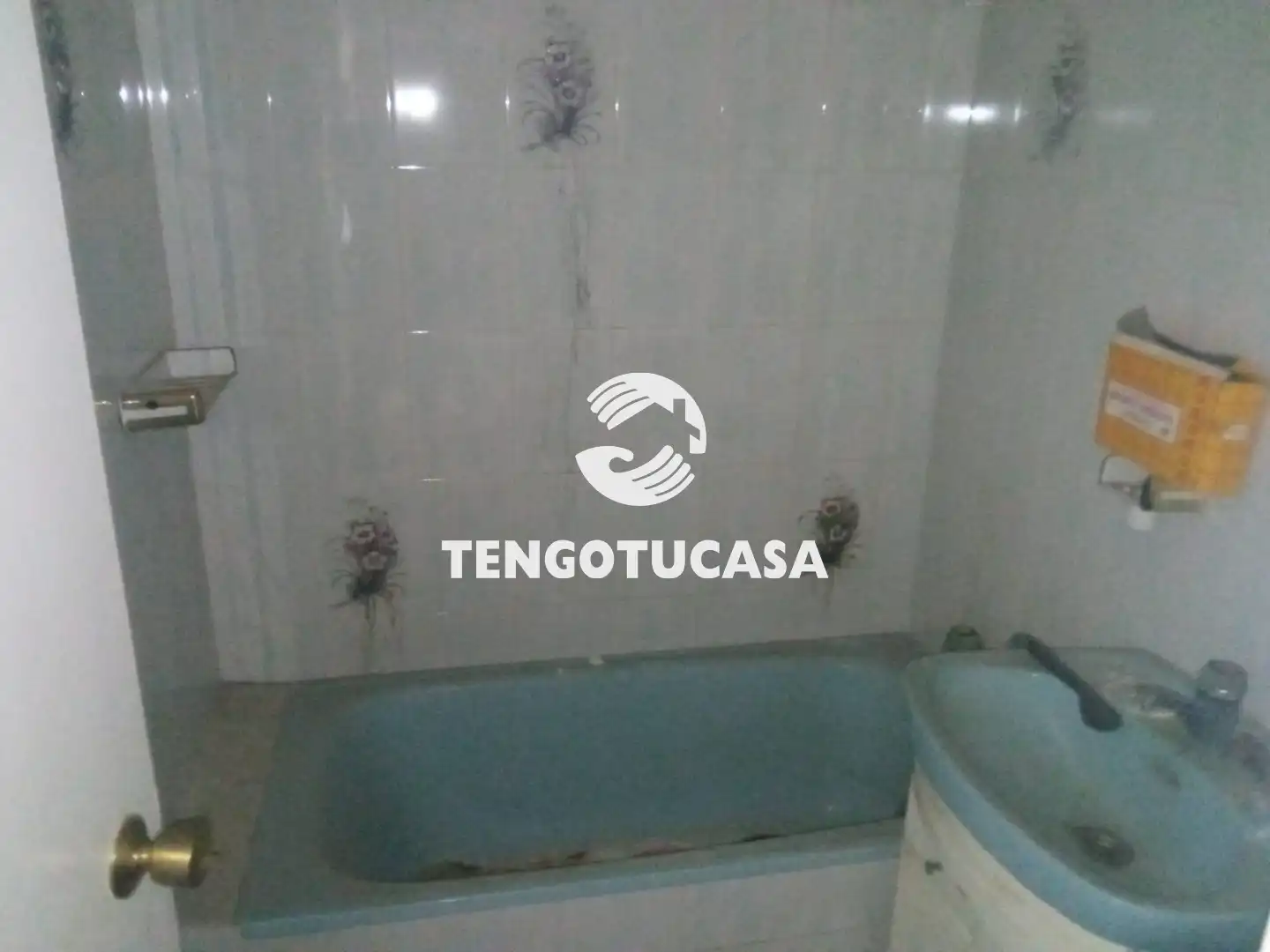 Bathroom of Flat for sale in Madrid