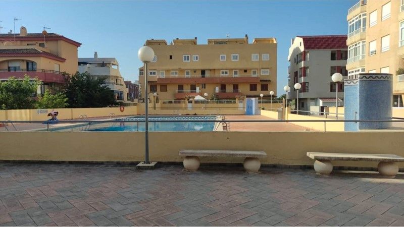 Piscina de Pis en venda en Tavernes de la Valldigna amb Aire condicionat, Calefacció i Jardí privat