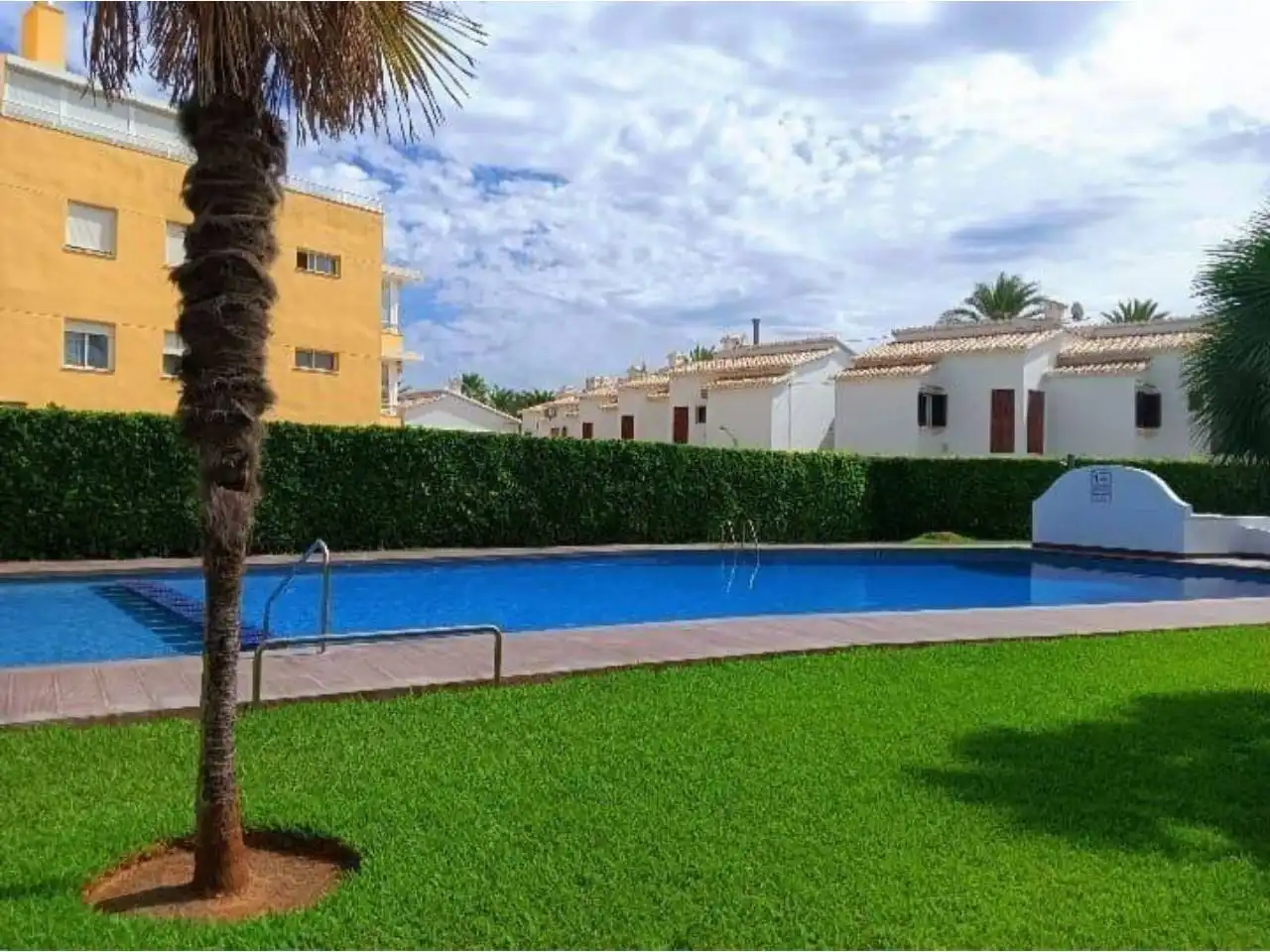 Piscina de Pis de lloguer en Dénia