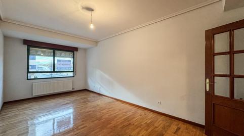 Foto 4 de Piso en venta en Calle Juan Boscan, 1, Cascajos - Piqueras,  Logroño